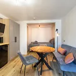 Jaegerlodge شقة